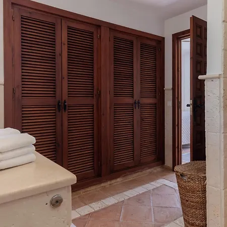 Villa Charming Andalusian-style *