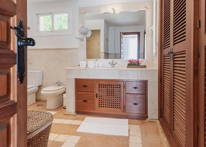 Villa Charming Andalusian-style Marbella