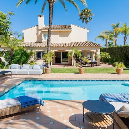 Villa Charming Andalusian-style Marbella